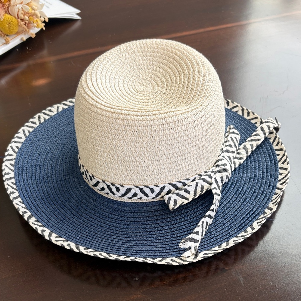 Stylish Two-Tone Straw Hat
